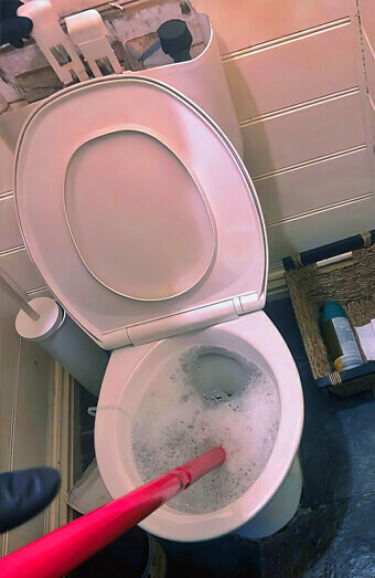 https://blockeddrainslandsdale.com.au/uploads/2025/07/blocked-toilet-74011.jpg